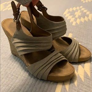 Wedge sandals